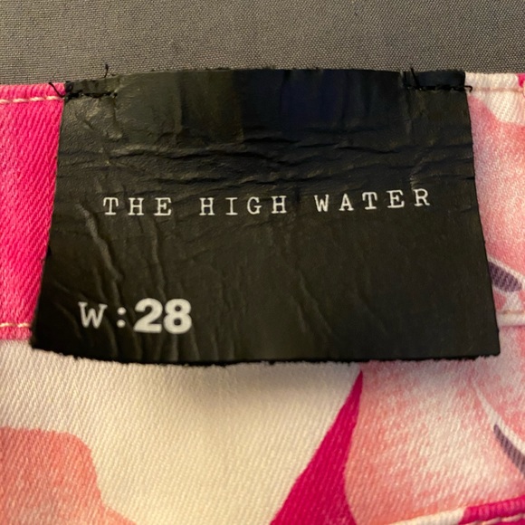 JOE’S JEANS PINK FLORAL HIGH WATER CROPPED JEANS - Picture 5 of 5